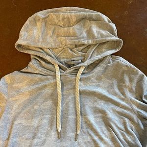 Vuori Halo Essential Hoodie Pale Gray Camo Women’s Size Small Retail $98
